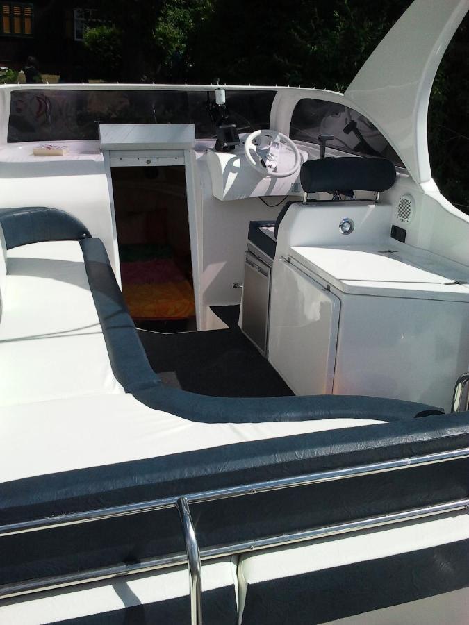 Huettendorf Fuer Euch Alleine - Gefuehrter Yachtausflug Nach Prieros Inclusive! Nur 3 Minuten Zum Badesee Fahrraeder Kostenlos Vorhanden Gross Koris Ngoại thất bức ảnh